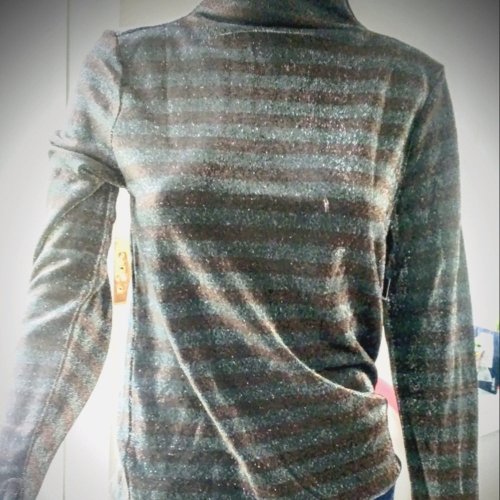 Nine West NWT sizeS sparkly mock turtleneck